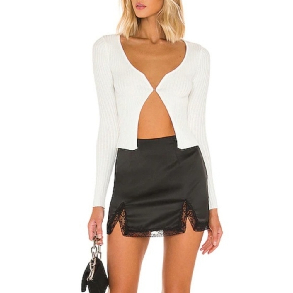 Superdown Livia Lace Mini Skirt Satin Black Medium - Picture 2 of 9